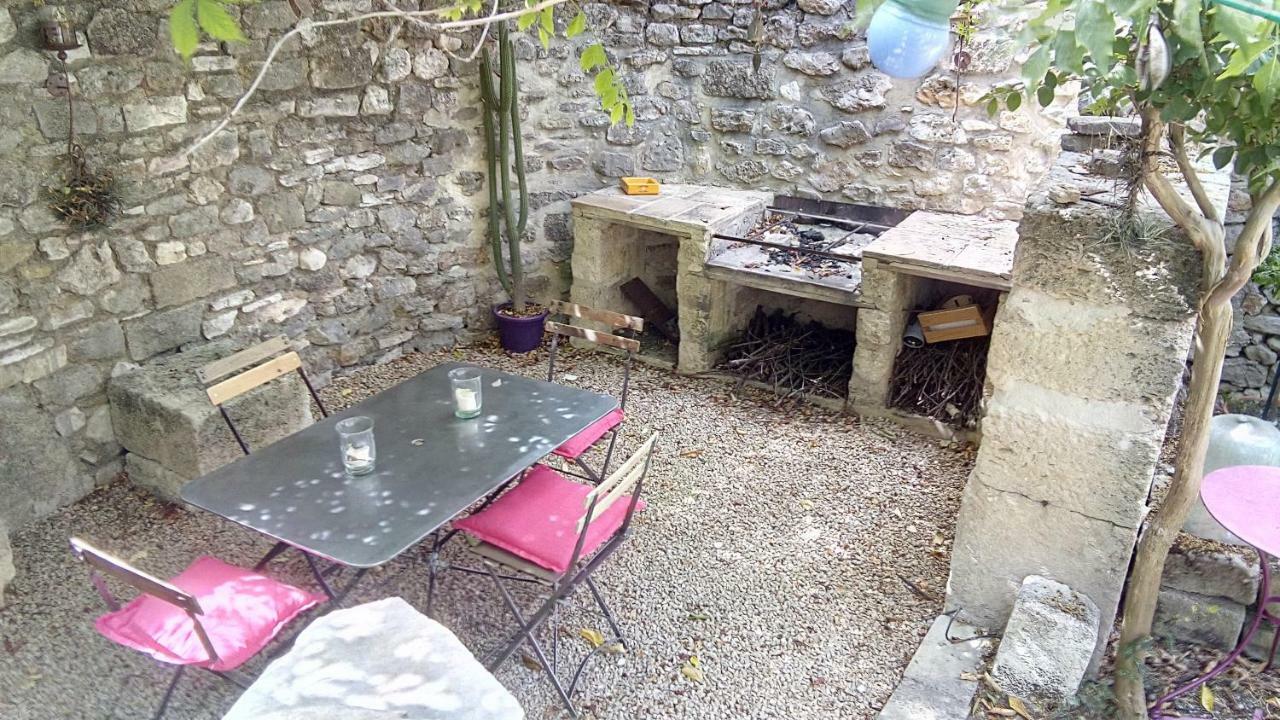 Chambres d’hôtes dans Maison d'artiste Galargues Exterior foto